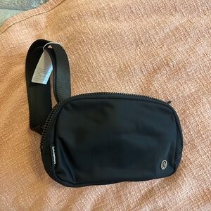 Lululemon Everywhere Belt